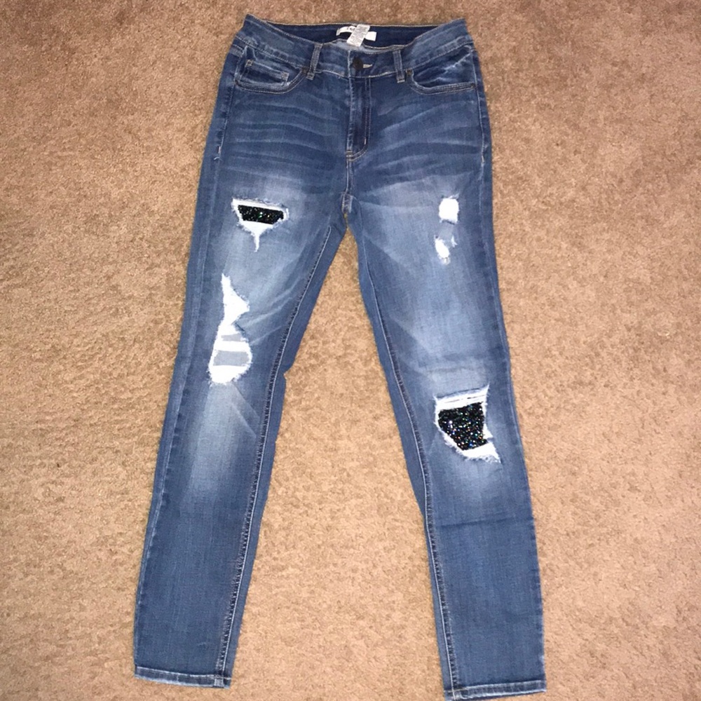 Refuge crystal patch destructed denim.